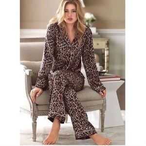 Intimissimi Silky Button-Up Leopard Pajama Set Sz M